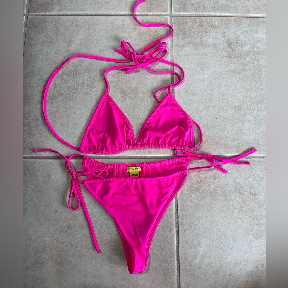 Daisy Fuchsia Bikini Set